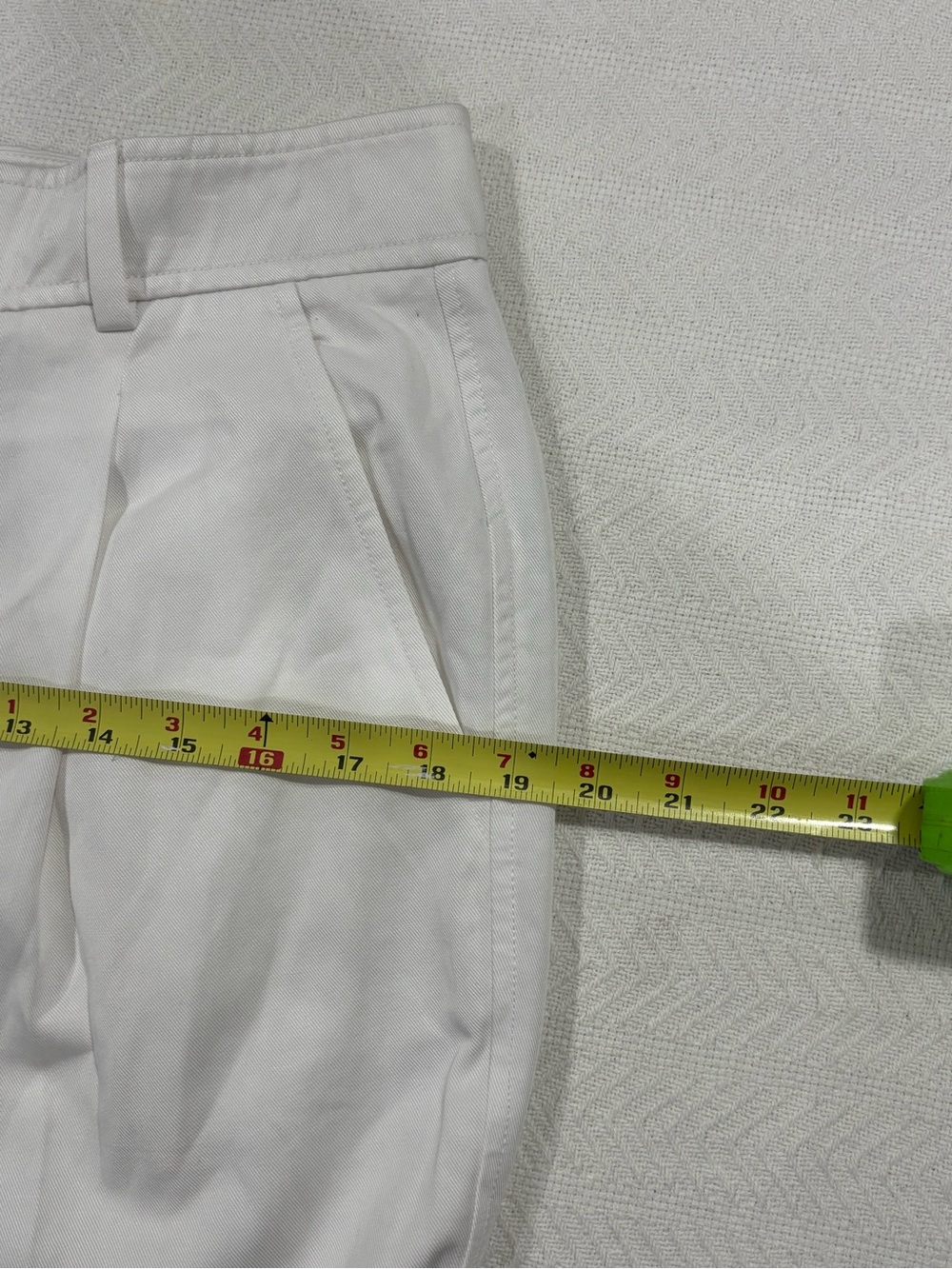 Everlane White Cropped Pleated Trousers - Picture 4 of 11